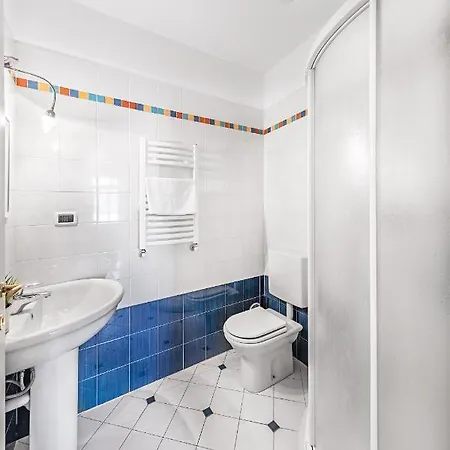 Gaudio Flat Near Ariston Theater By Wonderful Italy アパート *
