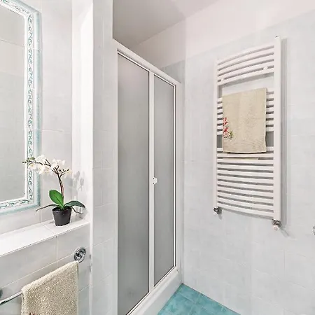 Gaudio Flat Near Ariston Theater By Wonderful Italy * サンレモ